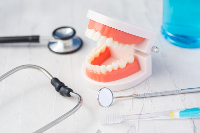 八幡西区では歯周病治療と一緒にインプラントもできる歯医者が人気
